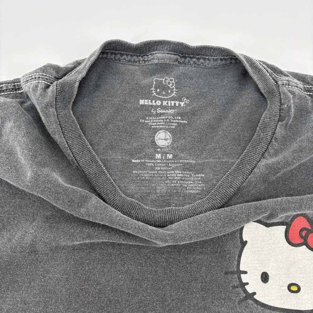 Hello Kitty By Senrio Gray T-Shirt Size Medium W Kitty In Strawberry Hat/Costume